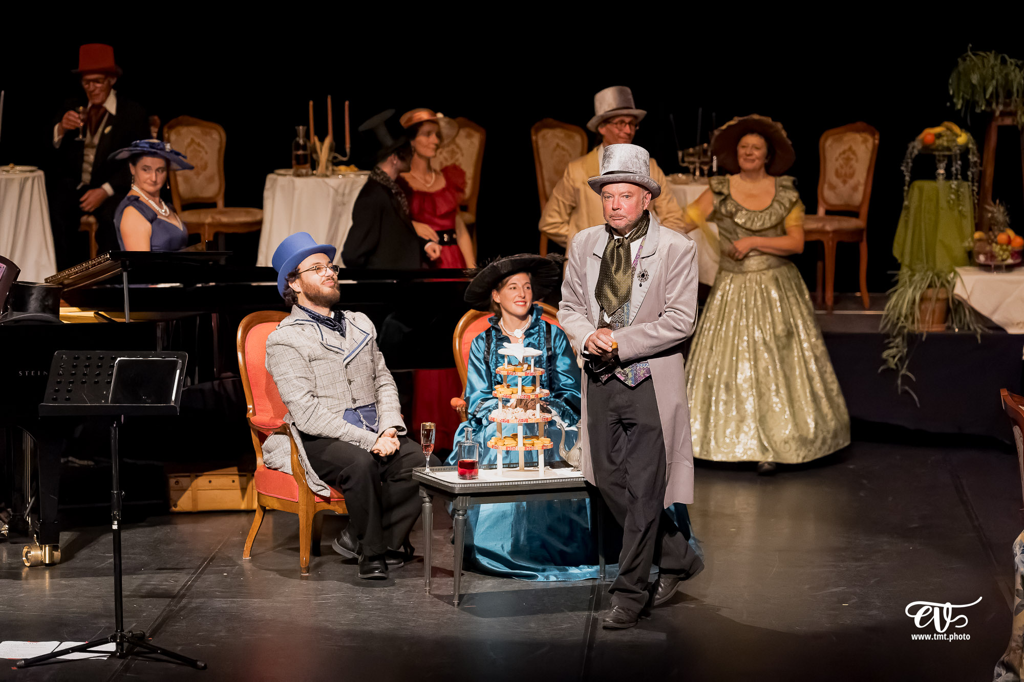 DANS LE SALON DE ROSSINI